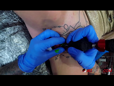 ❤️ Extremely tattooed hottie Sully Savage got a tattoo on her clitoris ❤️ Porn video at us en-us.space-assistant.ru ﹏